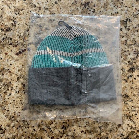 ❄️Fila Ribbed Beanie - Picture 3 of 3